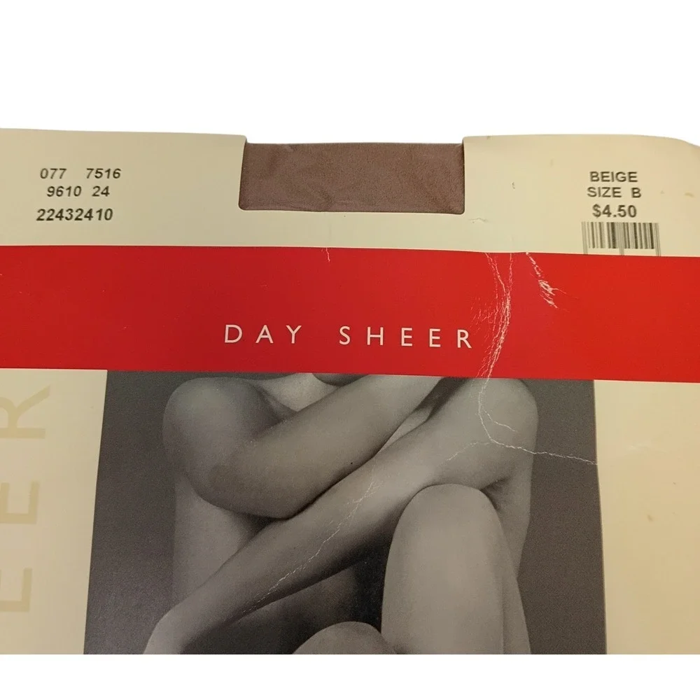Vtg Avenue Day Sheer Beige Size B‎ Pantyhose Hosiery Made in USA NEW DEADSTOCK